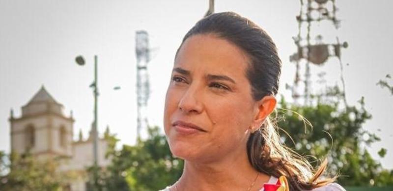 Ônibus da família de Raquel Lyra circulam sem vistoria e com dívidas em PE