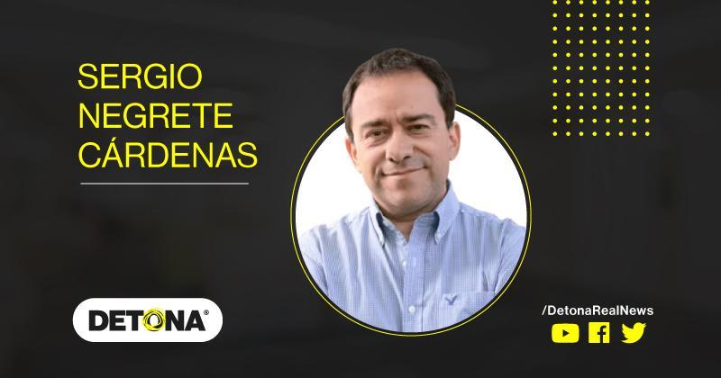 La que a tres amos sirve