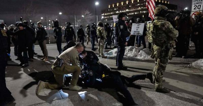 Ancora manifestazioni e proteste a Minneapolis, la Casa Bianca si dice pronta ad attivare l’Insurrection Act: l’ultima volta accadde nel 1992 dopo il caso Rodney King