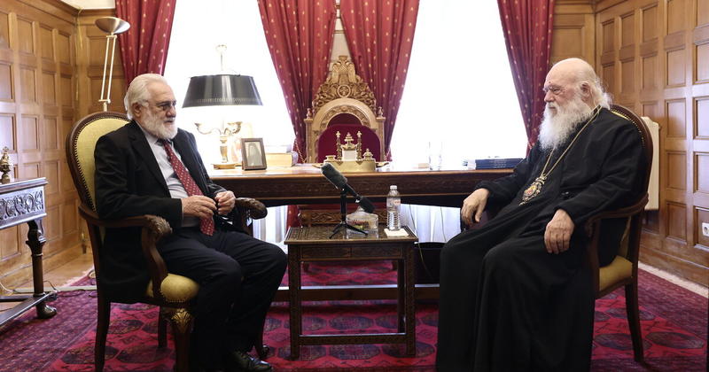 Η συνάντηση του αρχιεπισκόπου Ιερωνύμου με τον Γιάννη Σμαραγδή