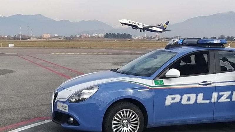 Documento falso, preso in aeroporto: «Io perseguitato in Iran»