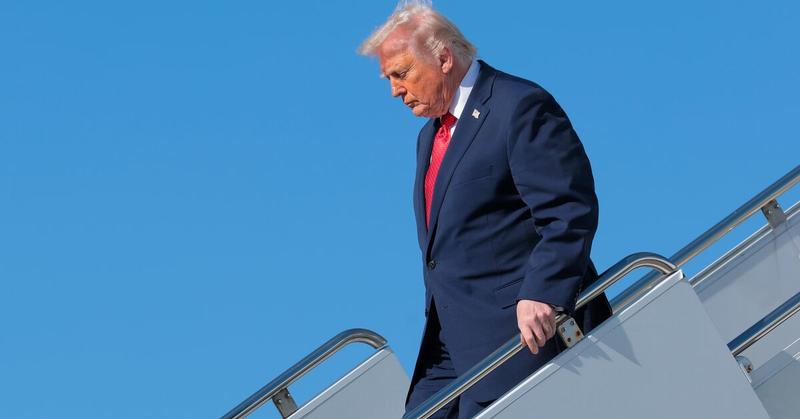 Trump tempers threats, 'thanks' Iran for halting protester executions