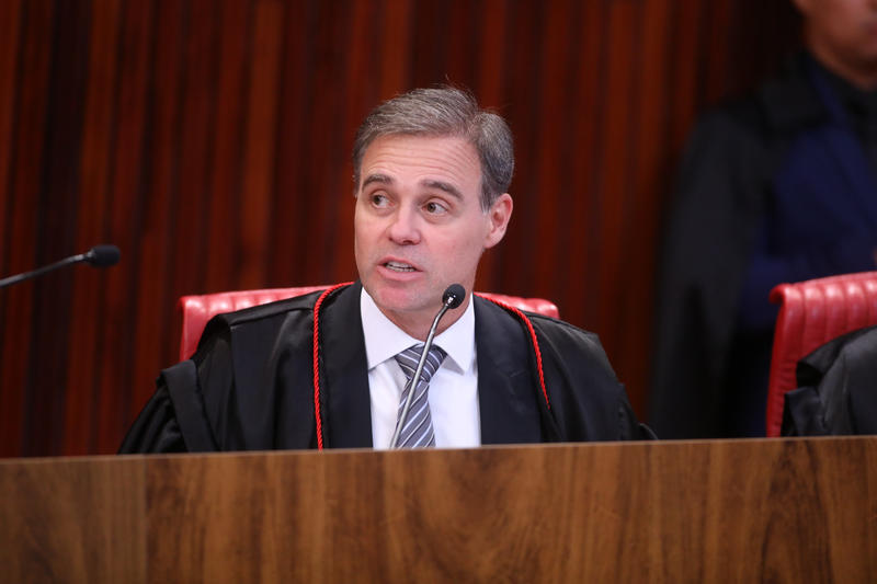 Mendonça precisa aplicar medidas cautelares a Lulinha