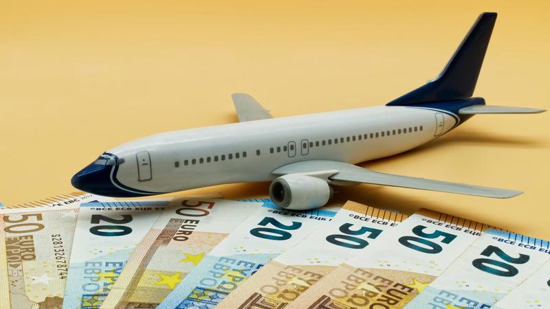 Voli aerei, quando conviene prenotare? Mesi, giorni e persino orari: una ricerca svela il momento giusto