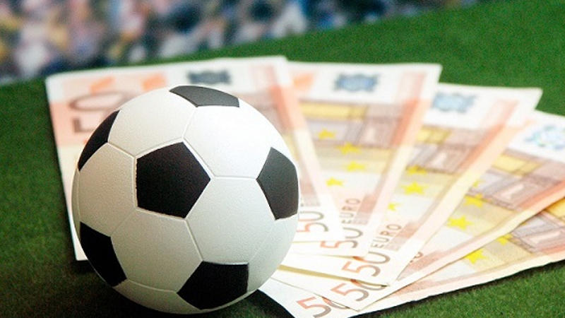 Pul qazanmaq həvəsi futbol oynamağa mane olanda...