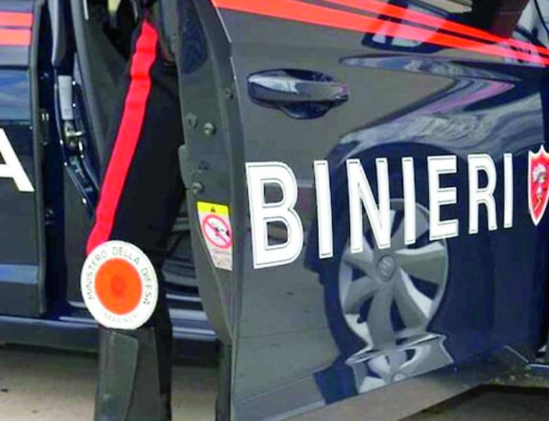 Napoli, a 11 anni precipita con la mini moto da cross nel parcheggio di un centro commerciale: è grave