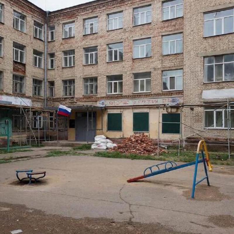 Забота о своих детях важнее , чем строительство школ в других странах