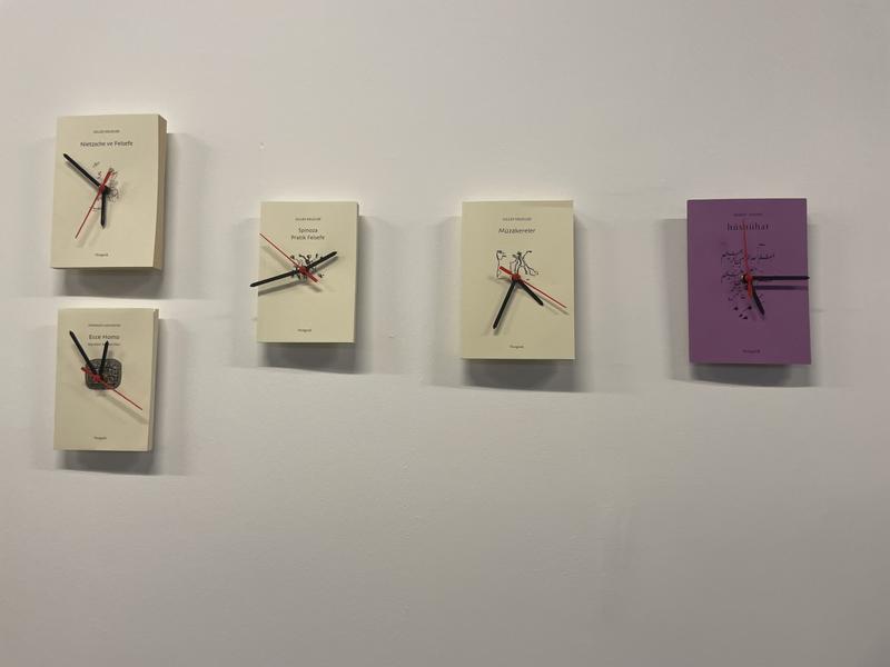 İkil ve Çoğul: Alpagut Gültekin’in ardından bir Sarkis sergisi