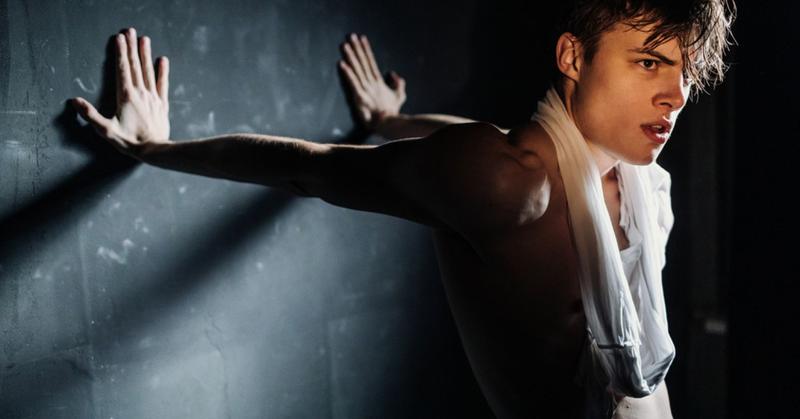 7 Reasons You Fall for Emotionally Unavailable Men