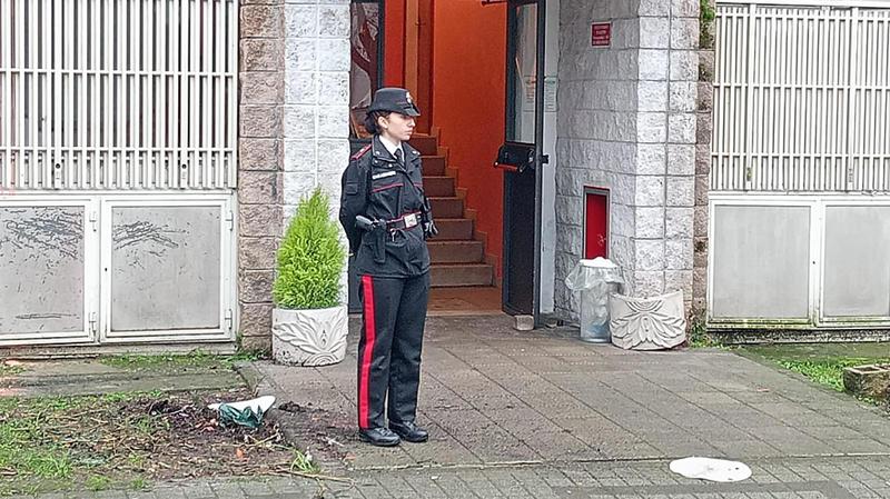 Dopo l’omicidio di Domenico Lorusso a Rozzano è l’ora della rabbia: “Siamo ostaggi dei criminali, Aler ceda le case ai regolari”