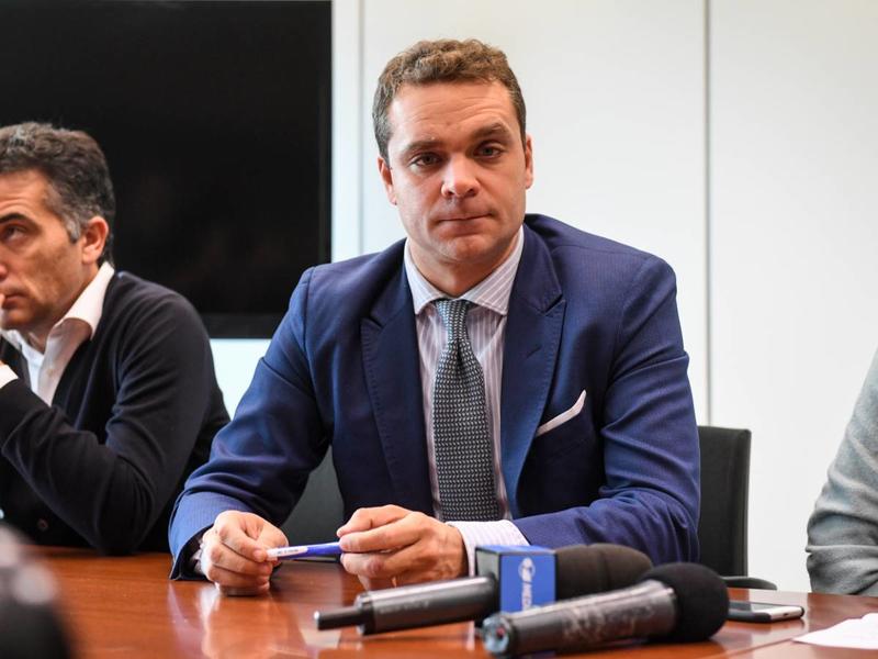 Le manette per un uomo innocente