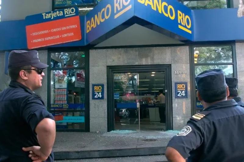 Toy guns, a tunnel and a poetic message: Why Argentina’s Heist of the Century still fascinates 20 years on