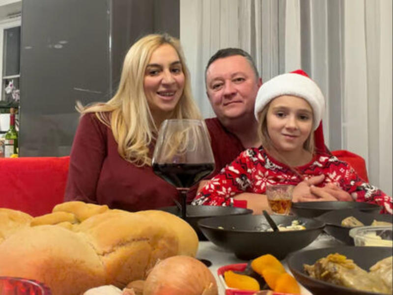 Две от тризначките са клошарки, третата – женена за богаташ