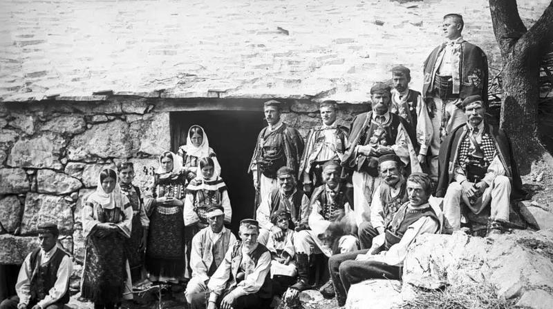 Zavičajno “presađivanje” u vojvođansku ravnicu: Osamdeset godina kolonizacije Crnogoraca u Vojvodinu