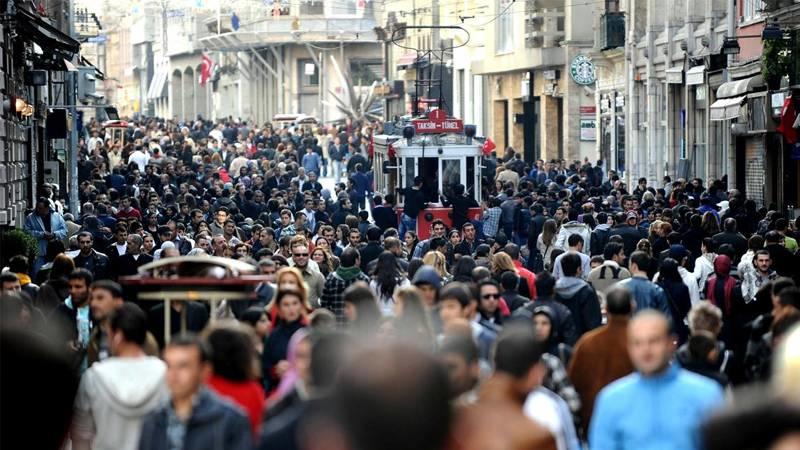 Yılın kelimelerine siyaseten bakmak: “Parasosyal” ve “Rage Bait” neden ayrımı keskinleştiriyor, araştırmalar ne söylüyor?