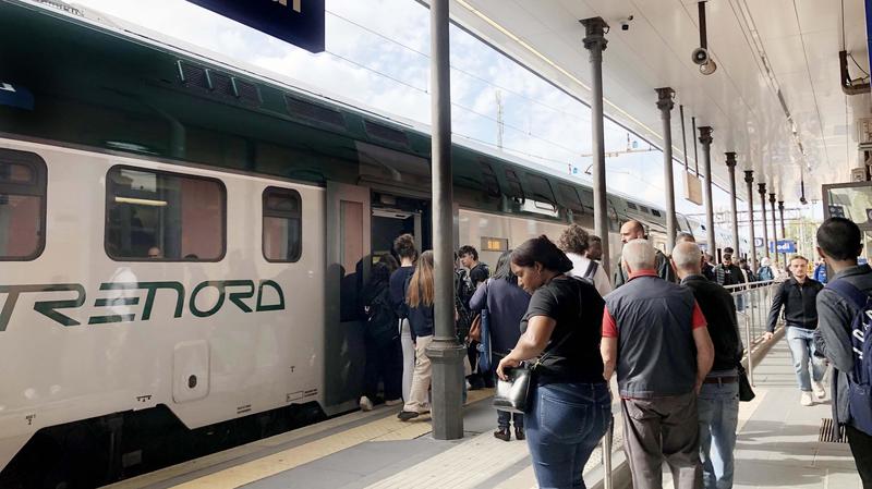 Paura nelle stazioni del Lodigiano: controlli potenziati dopo l’allarme lanciato dai passeggeri