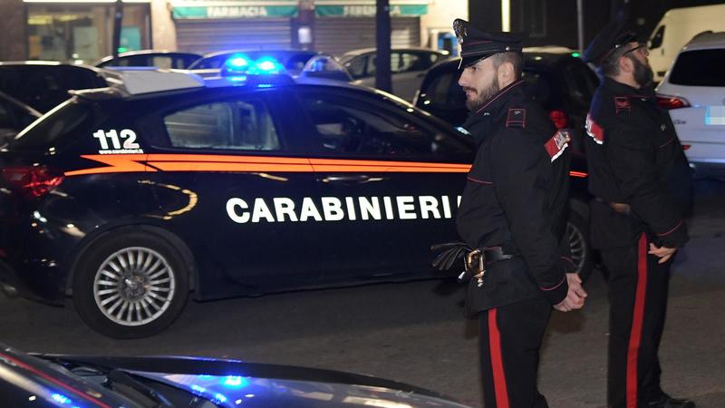 Figlio violento: minacce di morte e appostamenti al padre per i soldi