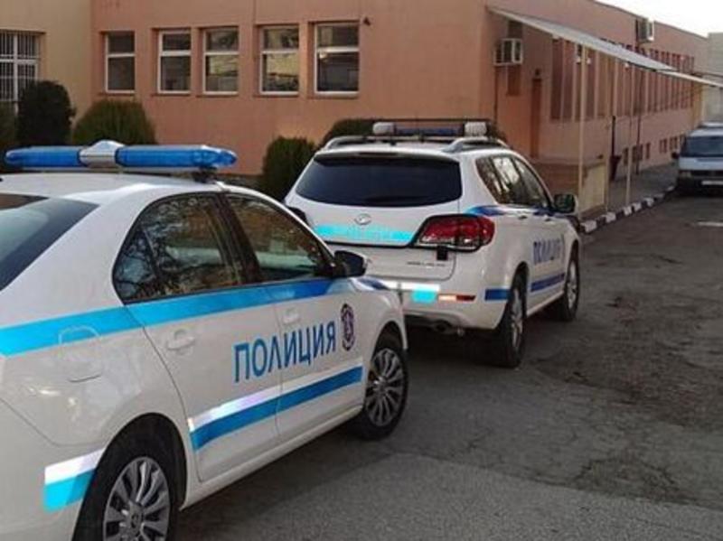 Двама дрогирани шофьори задържани за часове в Каблешково и Айтос