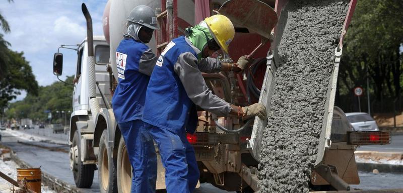 Trabalho, tempo e formação humana: o sequestro do ócio no Brasil das desigualdades