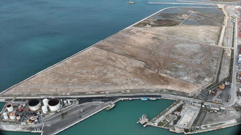 Darsena Europa, test di emergenza nel cantiere: simulato un infortunio sul lavoro