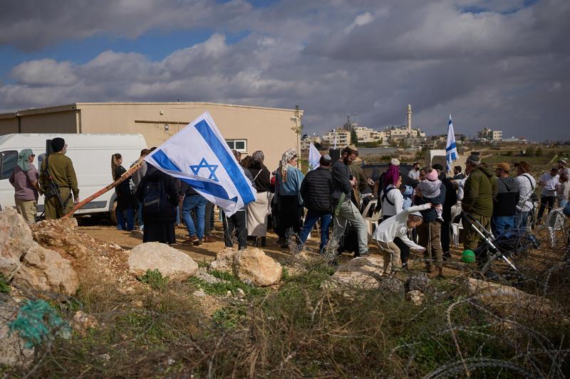 Settler movement celebrates speedy legalization of outpost