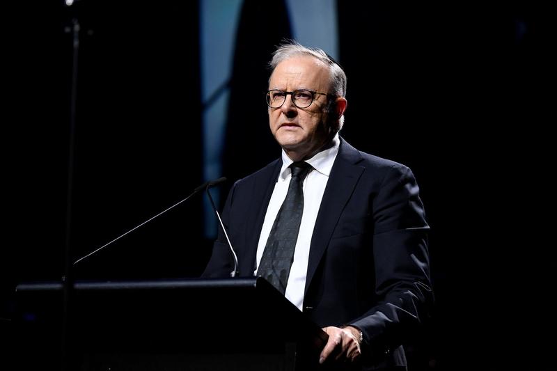 At memorial, Albanese says he’s ‘profoundly sorry’ for not preventing Bondi Beach attack