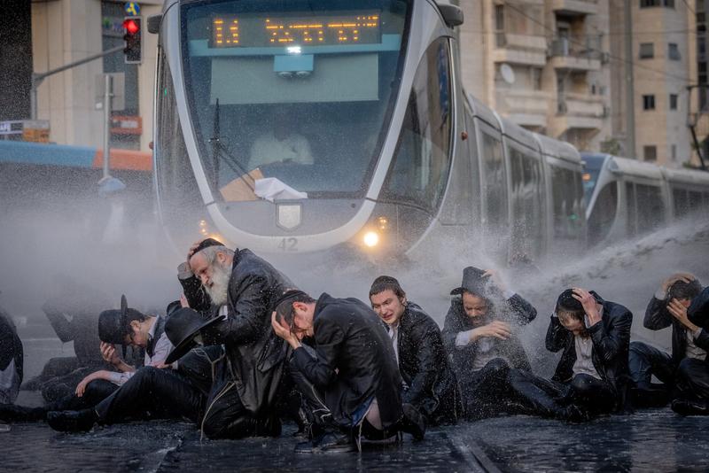 Knesset approves first reading of bill banning use of ‘Skunk’ spray on protesters
